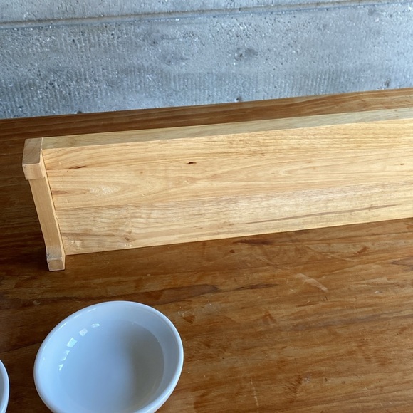 Serving dishes (3 round bowls on timber stand) - Picture 6 of 10